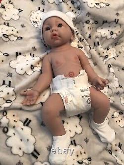 17 Full Body Silicone Reborn Baby Girl Soft Floppy Newborn Infant Bath Powder