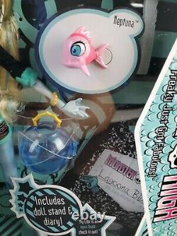 Monster High Doll 2010 Signature 1st Wave Lagoona Blue Original P2673 RARE NEW