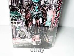 Monster High Freak Du Chic Twyla Circus Ghouls Doll Mattel NEW