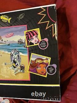 Monster High Gloom Beach 5 Pack Cleo Draculaura Ghoulia Clawdeen Frankie