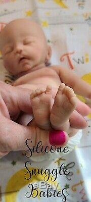 8 Micro Prématuré Full Body Silicone Baby Girl Doll Izzy