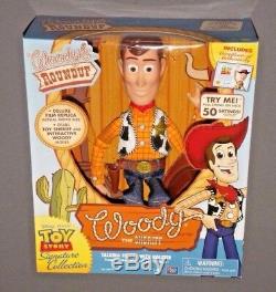 De Toy Story Woody Roundup Talking Sheriff Woody Doll