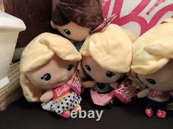 Ensemble de poupées en peluche Barbie 12 pièces et oreiller RARE. Licence Neuf avec étiquettes
