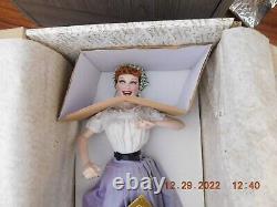 Franklin Mint I Love Lucy Grape Stomping Porcelaine Doll 2001 W Coa
