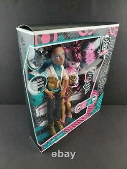 Monster High 2010 Forbitten Love Clawd Wolf & Draculaura Doll Set Rare Retired
