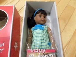 Nouveau Dans La Boîte American Girl 18 Melody Doll Avec Livre Outfit Peau Foncée Cheveux Noirs