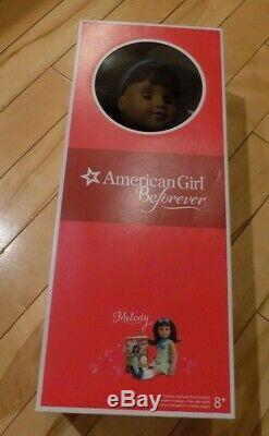 Nouveau Dans La Boîte American Girl 18 Melody Doll Avec Livre Outfit Peau Foncée Cheveux Noirs