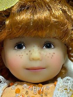 Petite poupée charmante (Coeur de cordes) par Dianna Effner 8 Franchesca Tachetée 1 de 5