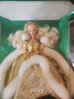 Poupée Barbie Joyeuses Fêtes 1994. Tout neuf. La boîte du bas s'est détachée.