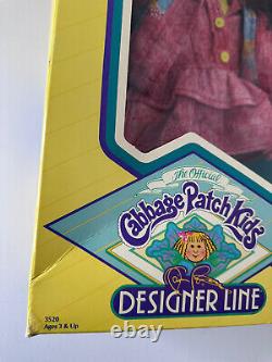 Poupée Cabbage Patch Kid AA Designer Line Dorothy Marie, millésime 1989, neuve dans sa boîte