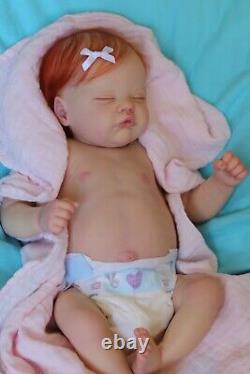 Poupée bébé réincarnée Quinbee par Laura Lee Eagles