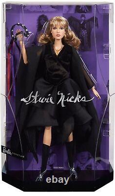 Poupée de collection Barbie Signature Music Series Stevie Nicks en main Livraison rapide