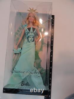 Poupée de collection Statue de la Liberté Barbie Landmark Dolls of the World Pink Label T3770
