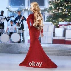 Poupée de vacances Barbie Signature Mariah Carey 2023 en robe rouge de Noël en prévente