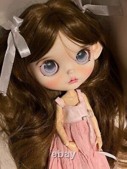 Poupée nue personnalisée de l'usine Blythe 12B OOAK avec maquillage, perruque, robe et accessoires