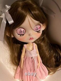 Poupée nue personnalisée de l'usine Blythe 12B OOAK avec maquillage, perruque, robe et accessoires