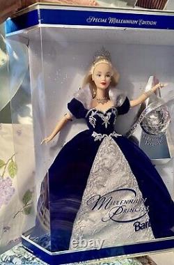Poupées Barbie LOT DE COLLECTION DE 4 QUATRE, Édition Limitée de Noël BARBIES