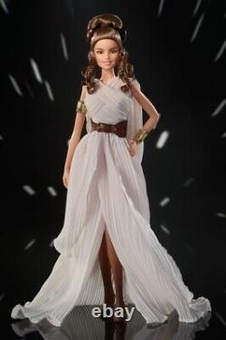 Star Wars Rey X Poupée Barbie Édition Or Label, Limitée à 20 000 exemplaires dans le monde entier.