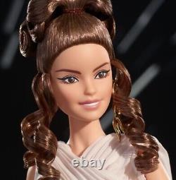 Star Wars Rey X Poupée Barbie Édition Or Label, Limitée à 20 000 exemplaires dans le monde entier.