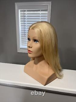 Tête de mannequin d'entraînement avec mélange de vrais cheveux humains BLONDS pour la pratique de la cosmétologie
